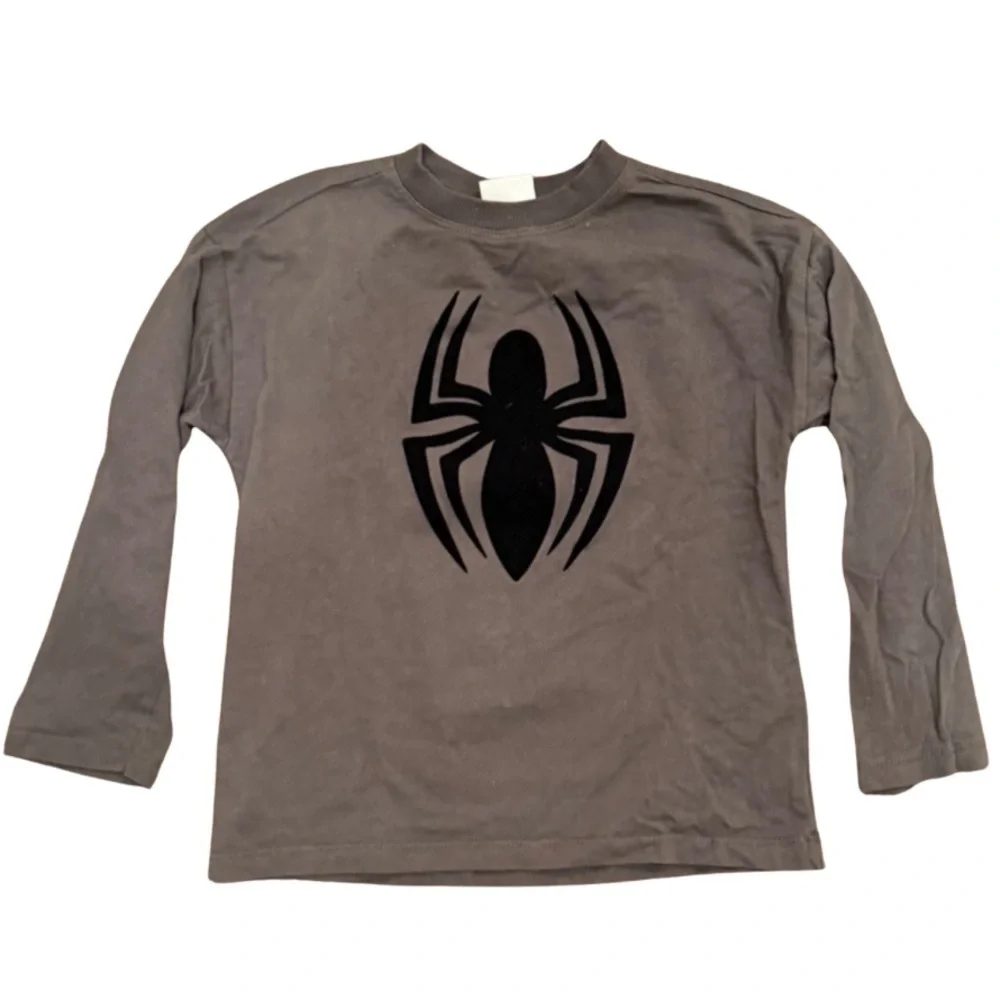 Zara Boys Spider-Man long sleeve tshirt in size 3-4 years excellent condition